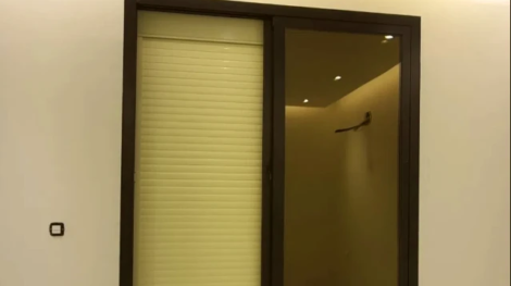 النوافذ شتر شباك داخلي